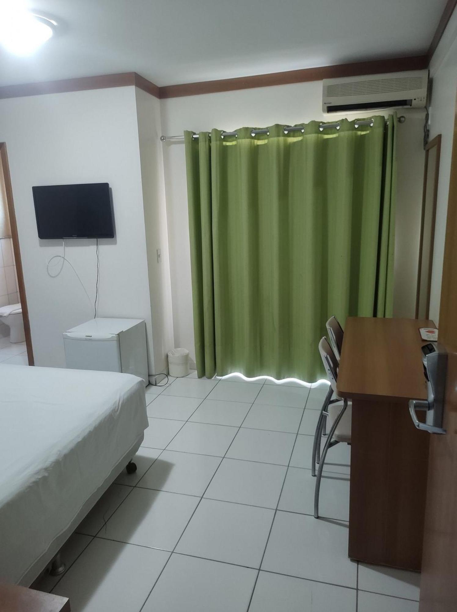 Golden Dolphin Roberto Imóveis Apartamento